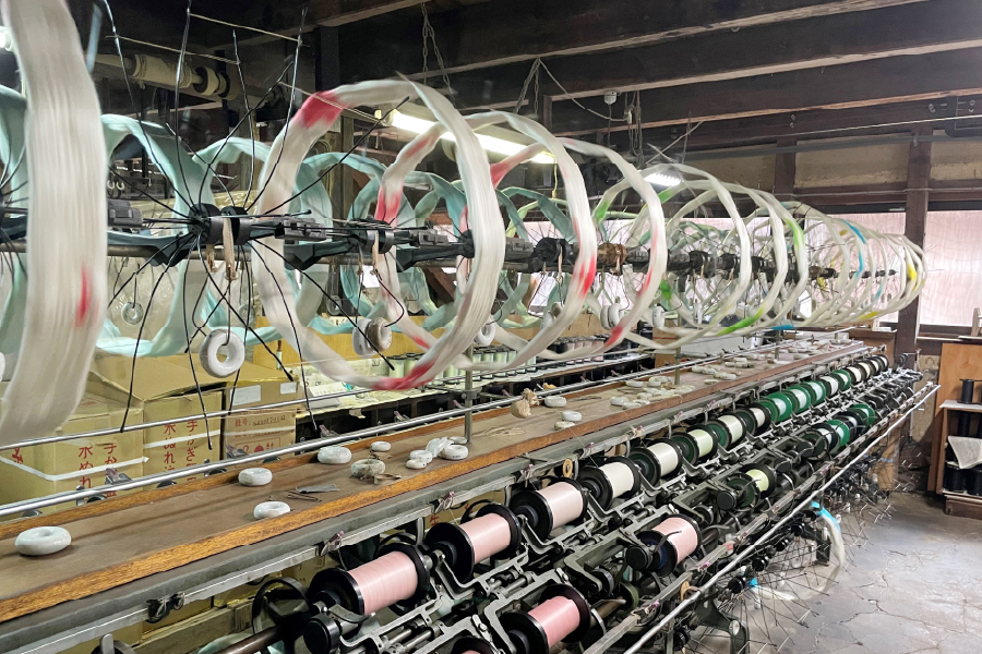 一枚のために技を尽くし、一糸に想いを込める