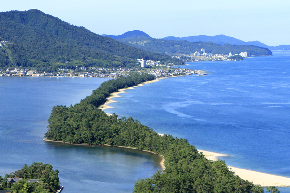 絹を育んできた、丹後の地から