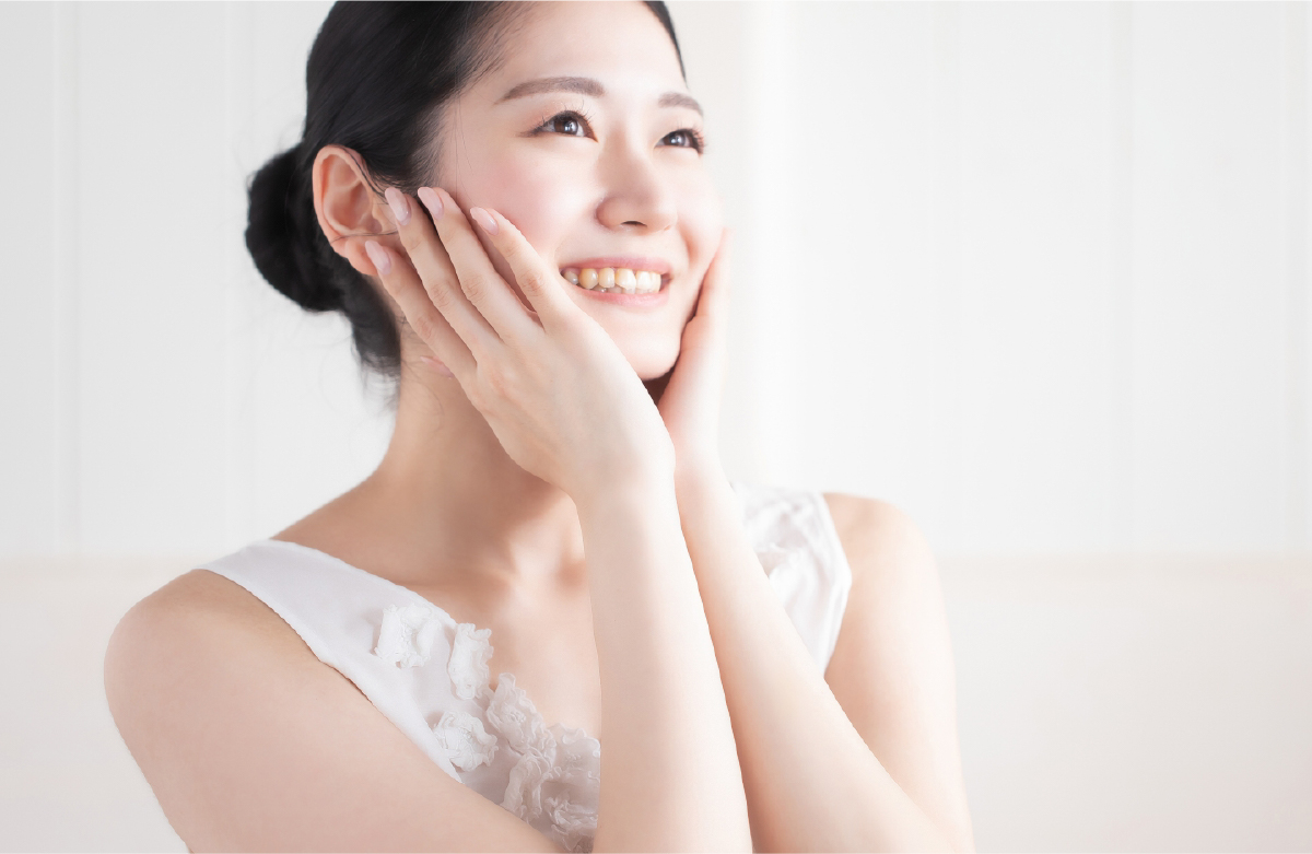 肌は、透明なヴェールに包まれて、美しさを解き放ちます