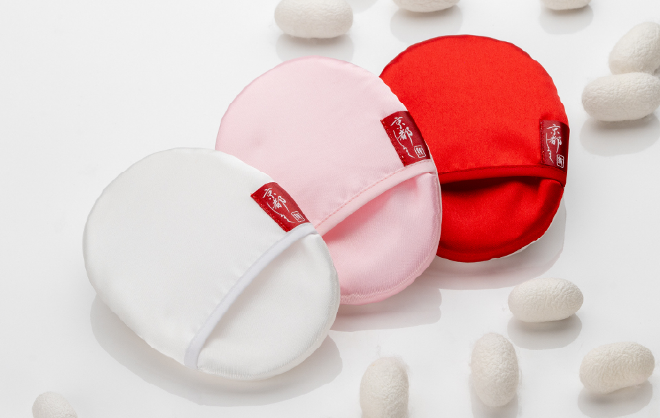 やさしさと弾力をそなえた珠の肌パフ